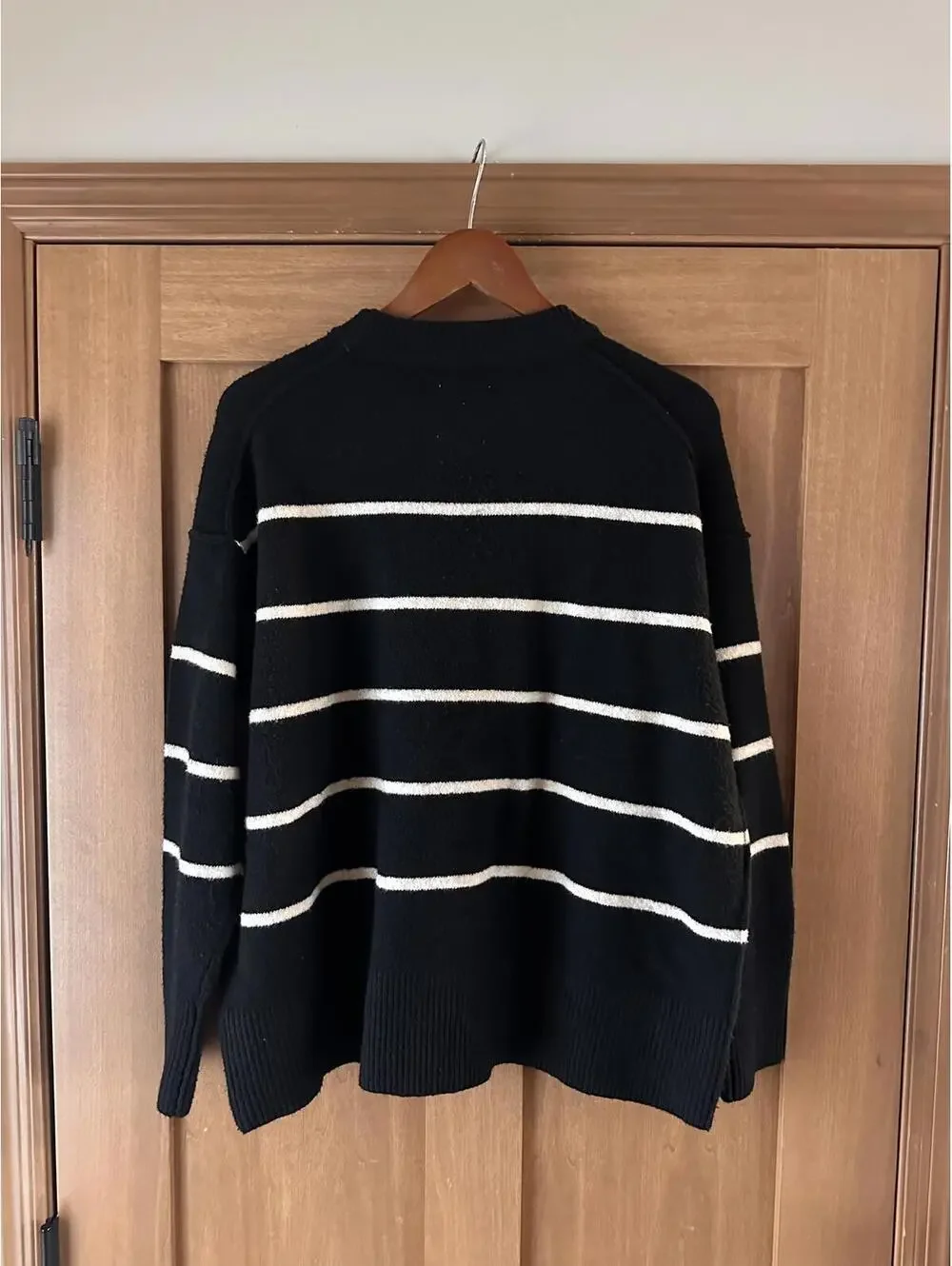 Aerie Unreal Crewneck Sweater in Black and Cream Striped Women’s XS Oversized - Picture 6 of 10